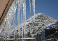 林海雪原景区服务争议，三千元订房遭遇额外费用要求——服务与诚信的反思